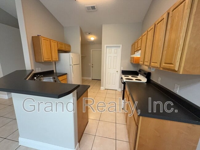 Building Photo - 6901 Ella St