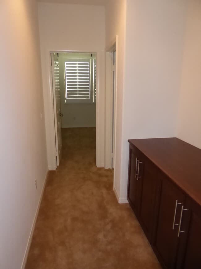 Building Photo - River Village 4 Bedroom Home in Santa Clarita.