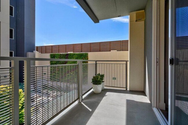 Building Photo - 345 E McKinley Ave