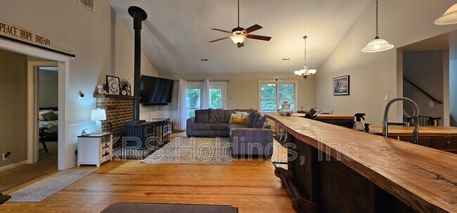 Building Photo - 107 Pleasant Point