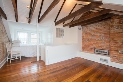 Building Photo - 137 S Fairfax St