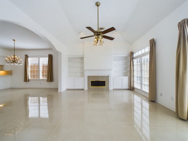 Building Photo - 5627 Winsome Ln