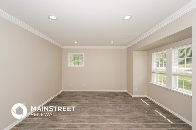 Building Photo - 5240 Jean Dr