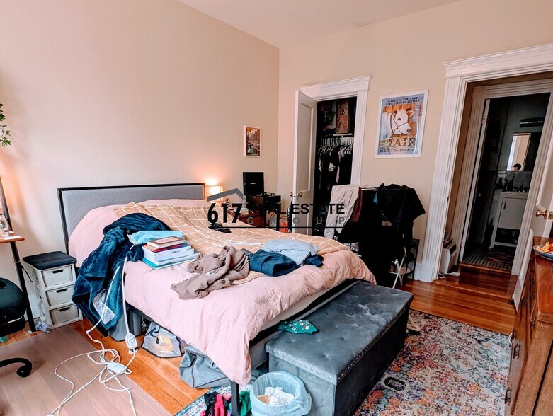 Building Photo - 16 Fuller St