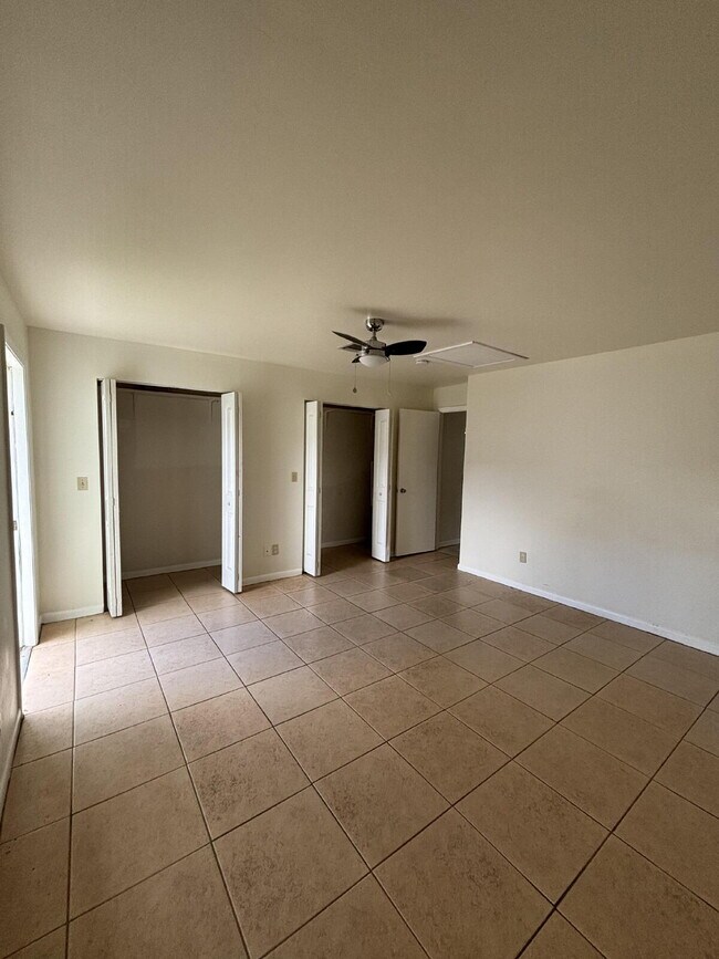 Building Photo - Spacious 2 Bedroom 2 Bath