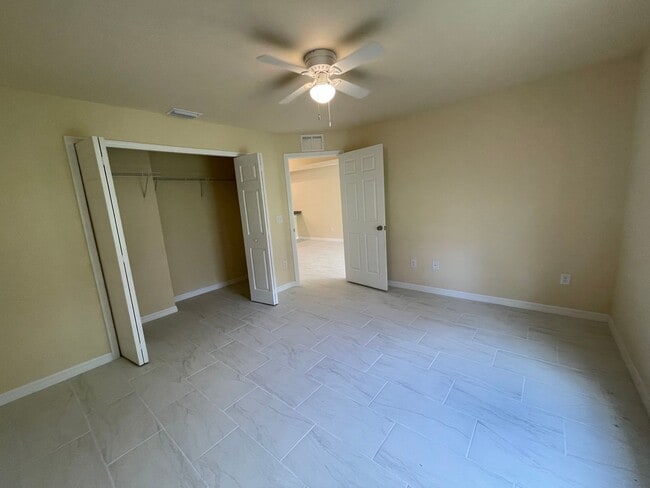 Building Photo - Duplex in Cape Coral! 3-bedroom 2-bathroom...