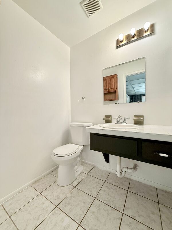 Building Photo - 2658 Sunny Breeze Ave