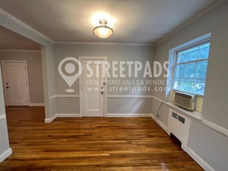 Building Photo - 1153 Beacon St