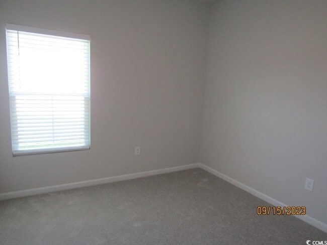 Building Photo - 905 Vernal Pl