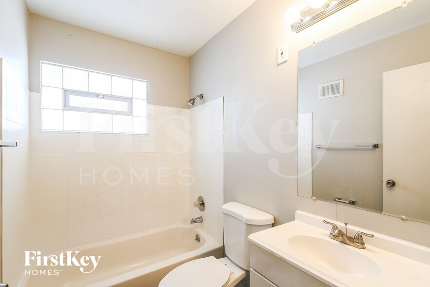 Building Photo - 255 Mohican Ln