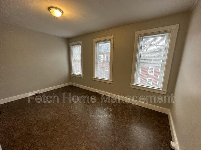Building Photo - 324 Beaver St