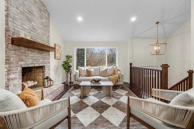 Building Photo - 7 Old North Rd