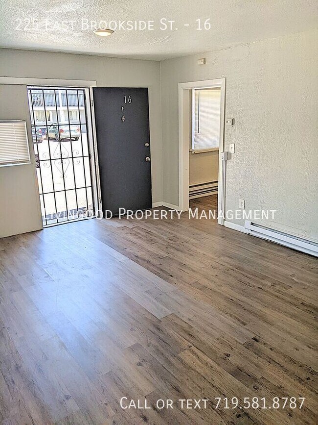 Building Photo - 225 E Brookside St