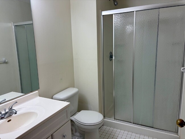 Building Photo - Available now 2-Bed Twin Home in Shoreview - Pets welcome