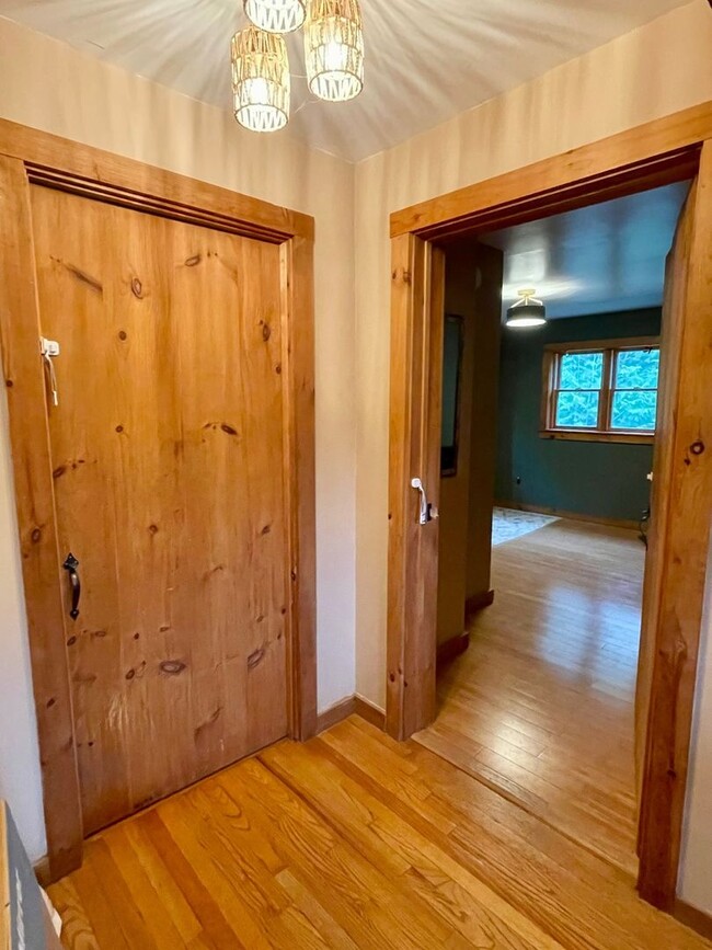Building Photo - Charming 3BR House in Granville
