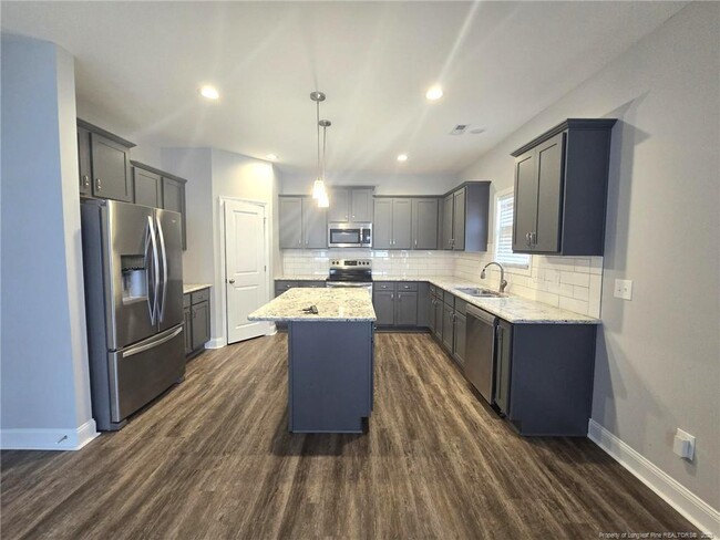 Building Photo - 604 Amusement Dr