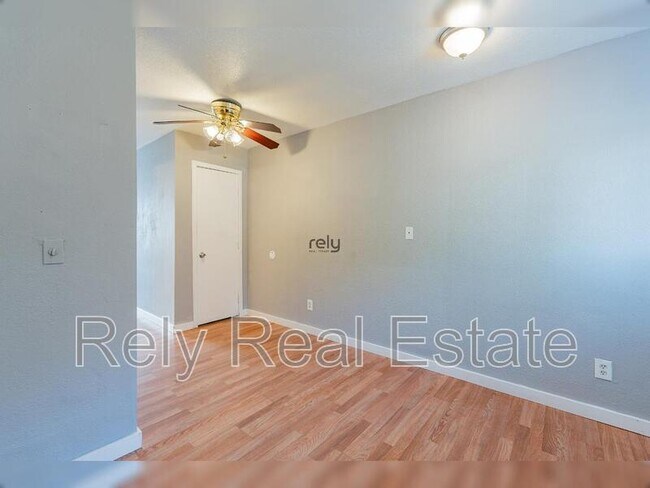 Building Photo - 12740 W Amy Dr