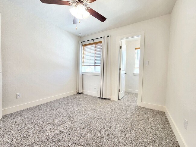 Building Photo - 130 Furlong Dr