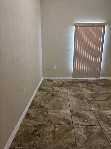 Building Photo - 616 Valencia Ct