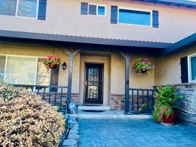 Building Photo - 1757 Burbank Ct