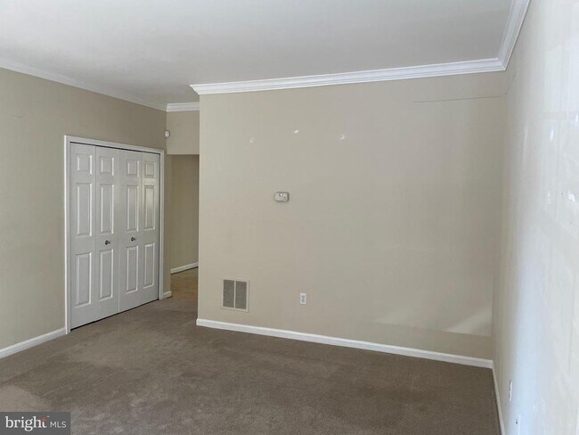 Building Photo - 7140 Westfield Ct