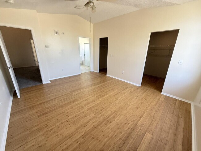 Building Photo - Beautifully remodeled 6 bedroom - 3 bath home in Summerfield Village