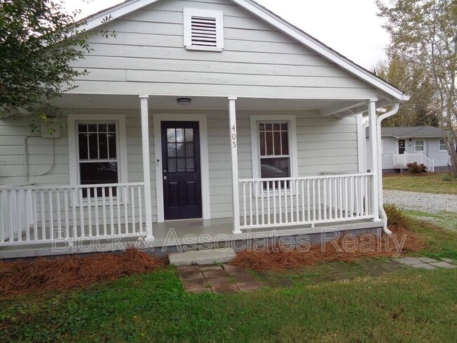 Building Photo - 405 Dobson St