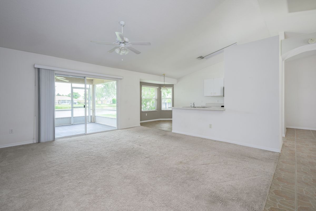 Building Photo - 1712 Arash Cir