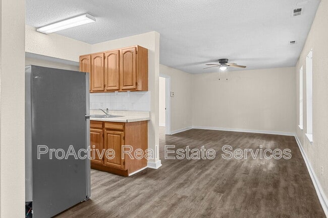 Building Photo - 483 W Ocean View Ave