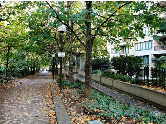 Building Photo - Ideal Urban Retreat – 1-Bedroom Near PSU with Great Amenities