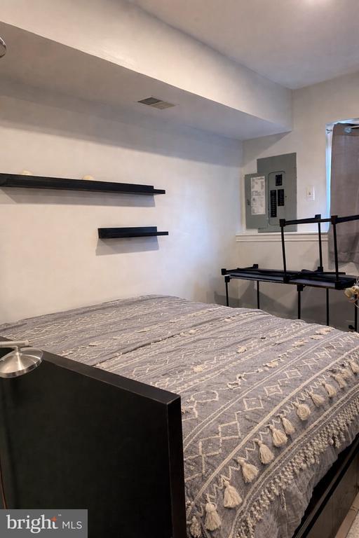 Building Photo - 13998 New Braddock Rd