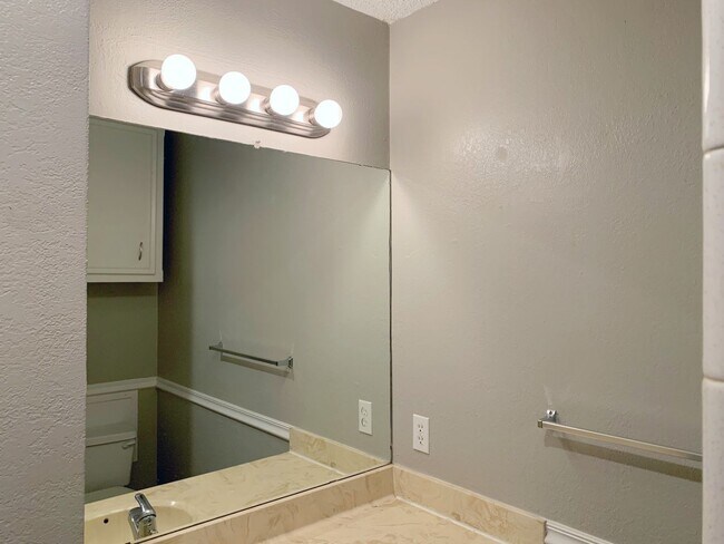 Building Photo - 3 Bed 2 bath Lubbock ISD