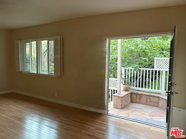 Building Photo - 1552 Crater Ln