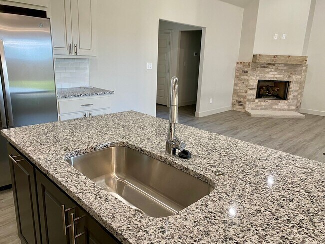 Building Photo - Beautiful Home in Cooper ISD