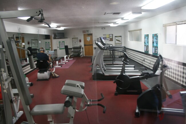 Building Photo - 2 Bedroom 2 Bath with Den/Office in Leisure Village