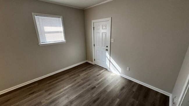 Building Photo - 1418 Snowden Ave