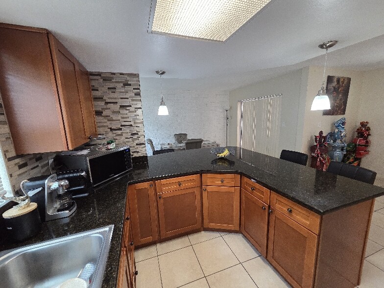 Building Photo - 9935 Marlinton Ln