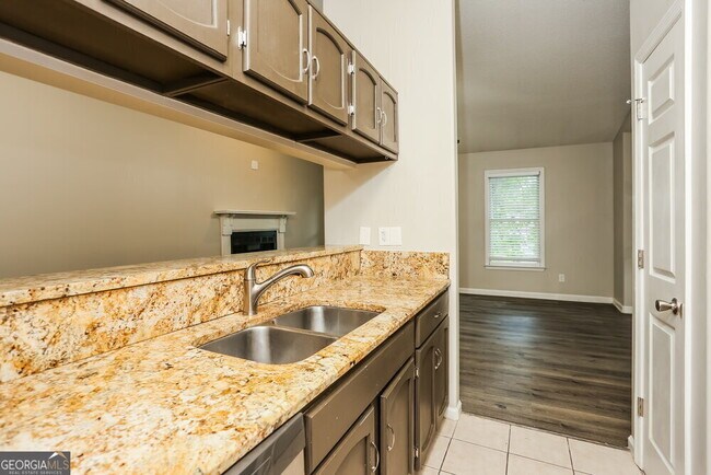Building Photo - 2400 Boone Pl