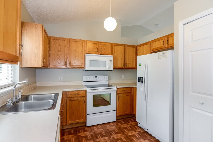 Building Photo - 4088 Everett Ave