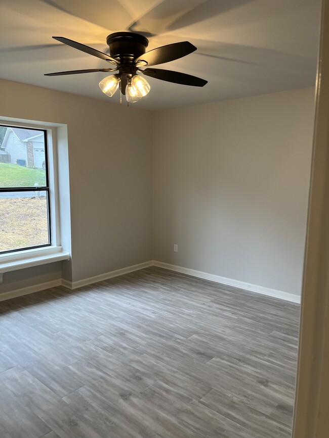 Building Photo - 11 Willow Oak Ct