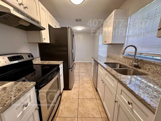 Building Photo - 411 Gilman Cir