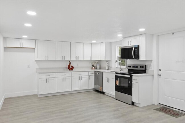 Building Photo - 1605 8th St