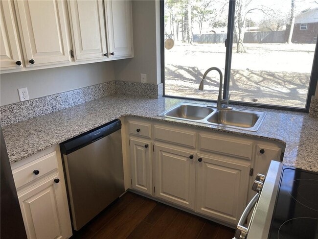 Building Photo - 415 S 20th St