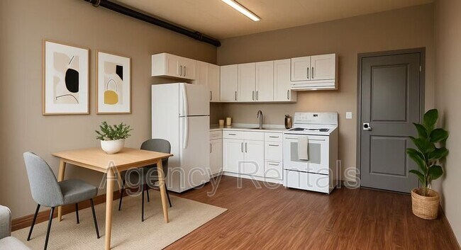 Building Photo - 1407 Pensacola St