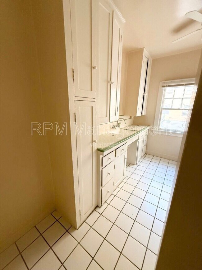 Building Photo - 1825 Ivar Ave