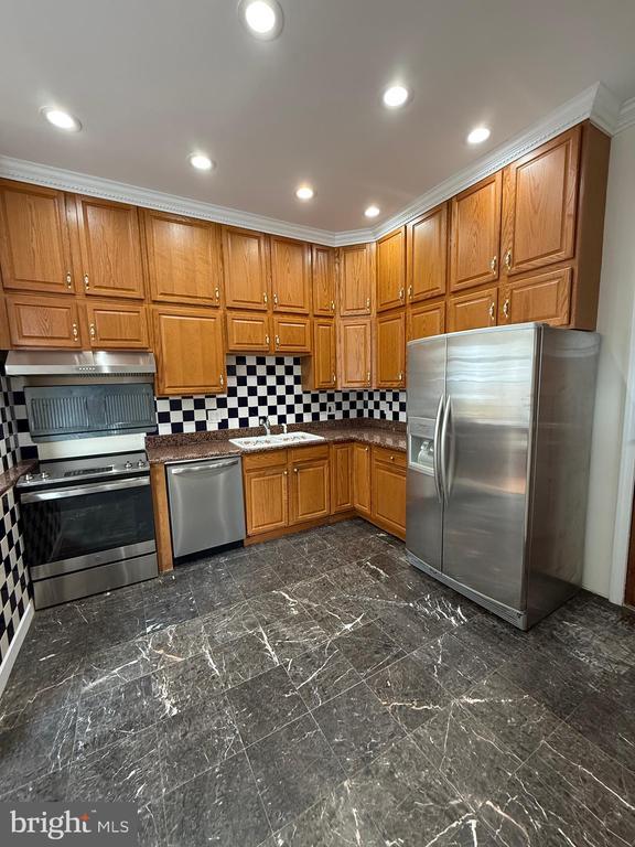 Building Photo - 3003 Preston Ave