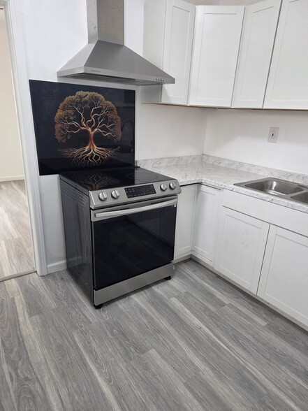 Building Photo - 1844 Line Ave