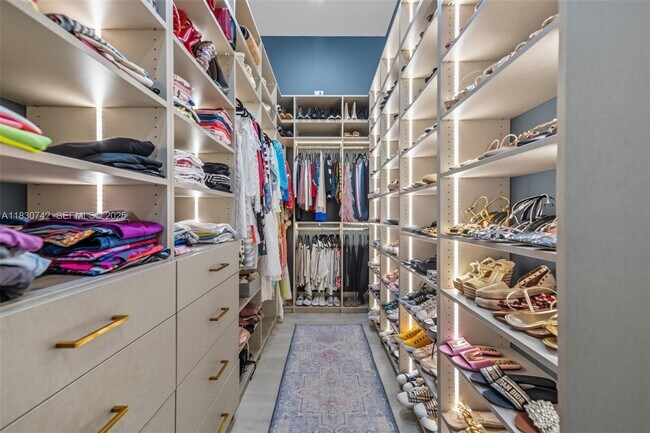 Building Photo - 5000 SW 159th Ave