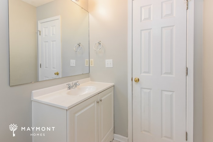 Building Photo - 6409 Deerwood Pl