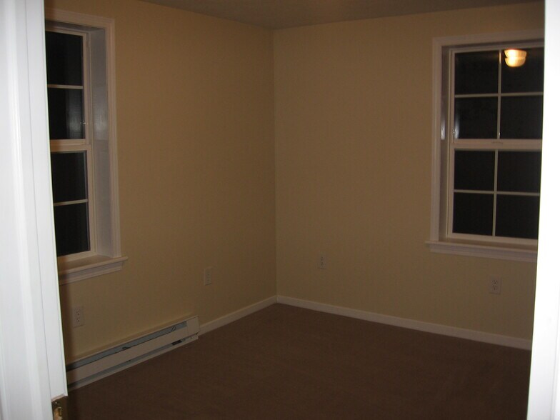 Building Photo - 946 Buena Vista Boulevard